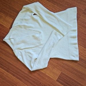 GAP Body Deep V-neck Fuzzy Pullover Cream Sweater Silky Soft Fleece Small NWOT